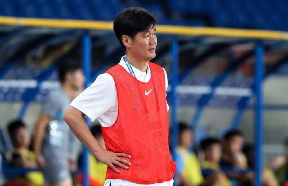 今晚体能课后,辽宁本钢主帅复盘备战中超,赛场秩序良好,赛季目标并未改变 今晚体能课后,辽宁本钢主帅复盘备战中超,赛场秩序良好,赛季目标并未改变